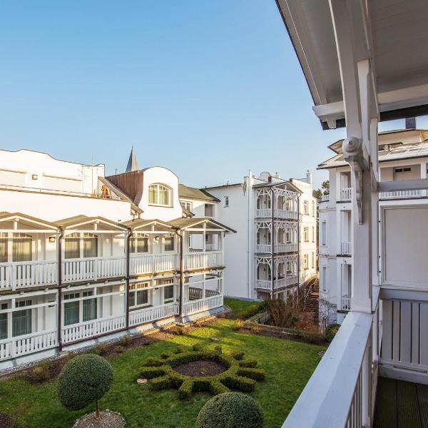 Strandvillen Binz - Ferienwohnung mit 1 Schlafzimmer und Balkon AH-627