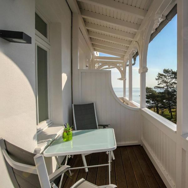 Strandvillen Binz - Ferienwohnung mit 1 Schlafzimmer und Balkon SV-007