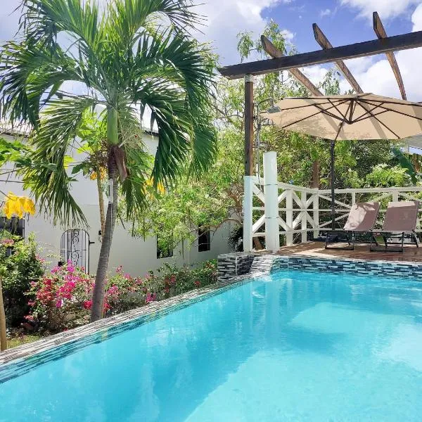 Blue Dream Apartments, hotel i Simpson Bay