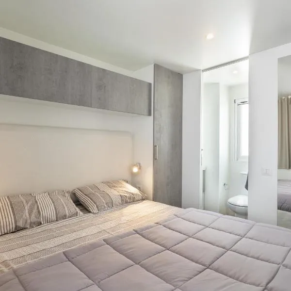 里维埃拉野营村度假酒店，位于努马纳的酒店