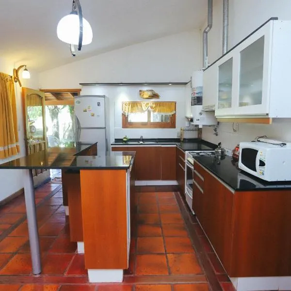 Cabaña Modestita - FINCA PUDUAM, hotel en Villa General Belgrano