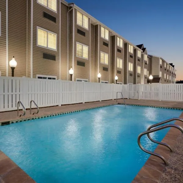 Super 8 by Wyndham San Antonio Airport North，位于圣安东尼奥的酒店