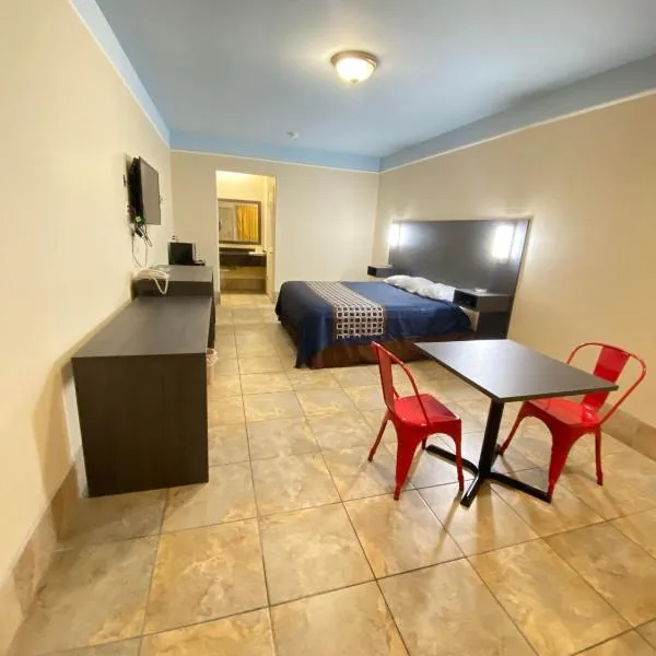 Texas Inn & Suites McAllen at La Plaza Mall and Airport, hotel in McAllen
