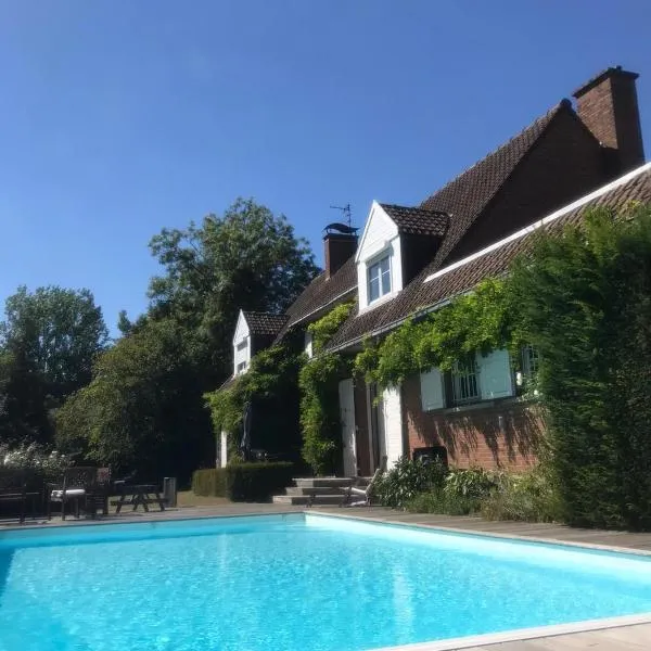 Les Glycines, Hotel in Croix