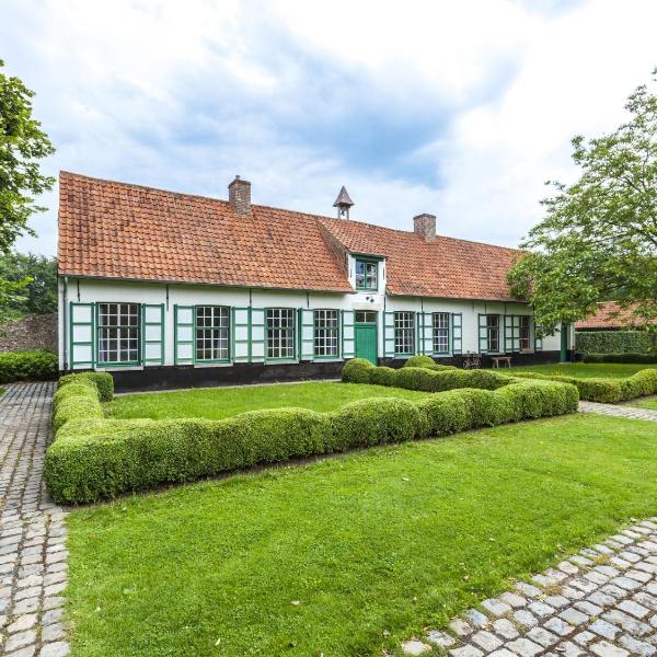 Beautiful farmhouse in Beernem with big garden