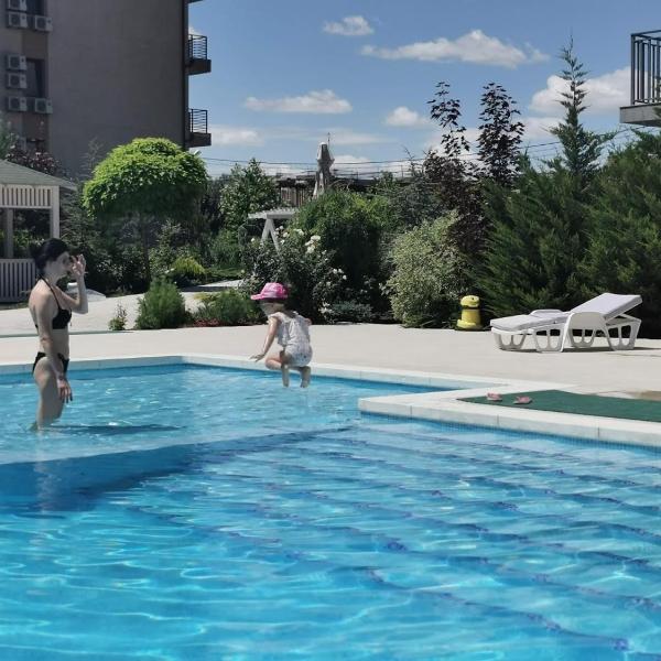 Sangria Luxury Family