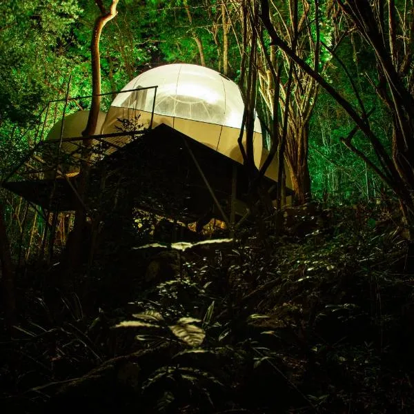 MAISONS BULLES Deluxe, hotel u gradu Bouillante