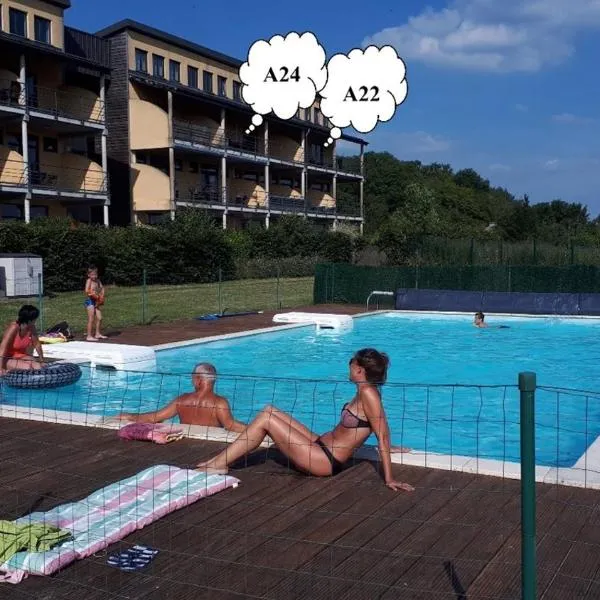 Lacs de l'eau d'heure Amiral 24, отель в городе Erpion