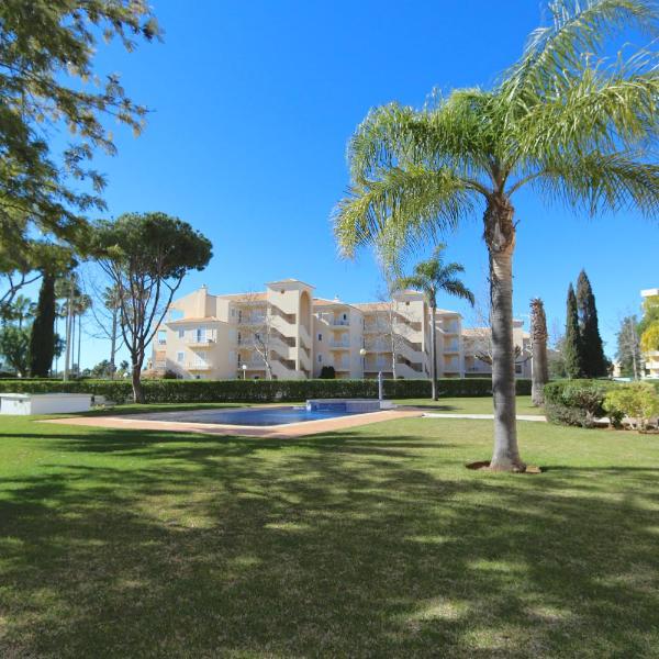 Protea 214-CleverDetails, Located in heart of Vilamoura Sleeps 2 adults, 1child