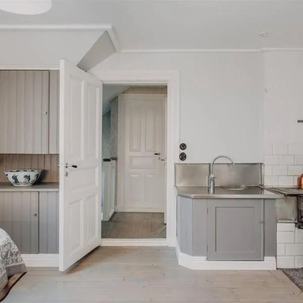 Casa Fontenay charmig lägenhet nära stadsparken och Vättern, hotel em Hjo