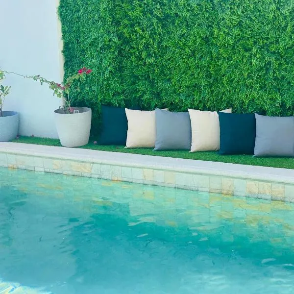 Las Naveiras, hotel v destinaci Tamarindo