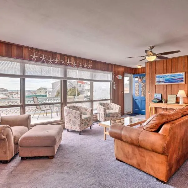 Rhode Island Oceanview Retreat Walk to Shore!, hotel en Narragansett