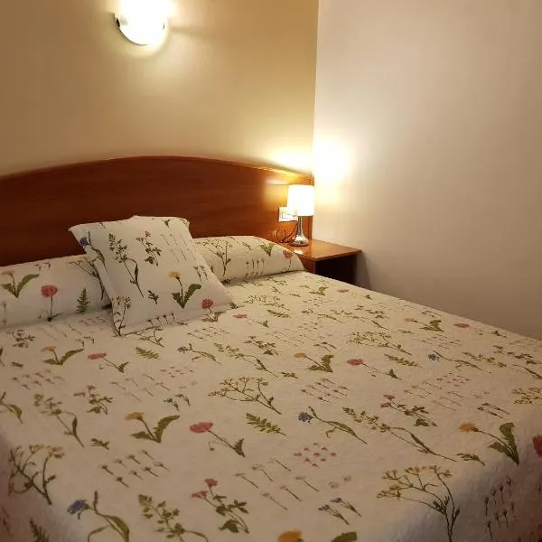Hostal Mary - ADULTS ONLY 18 AND UP, hotel v destinaci Lloret de Mar
