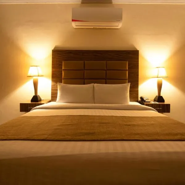 Hotel One Lalazar Multan, hotel in Multan