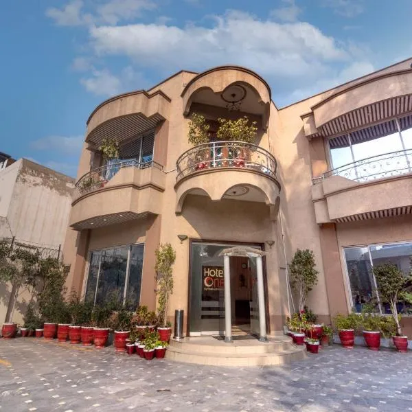 Hotel One Lalazar Multan, hotel u gradu Multan