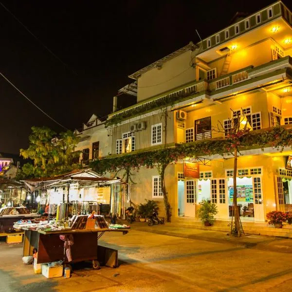 Moon's Homestay, hótel í Hoi An