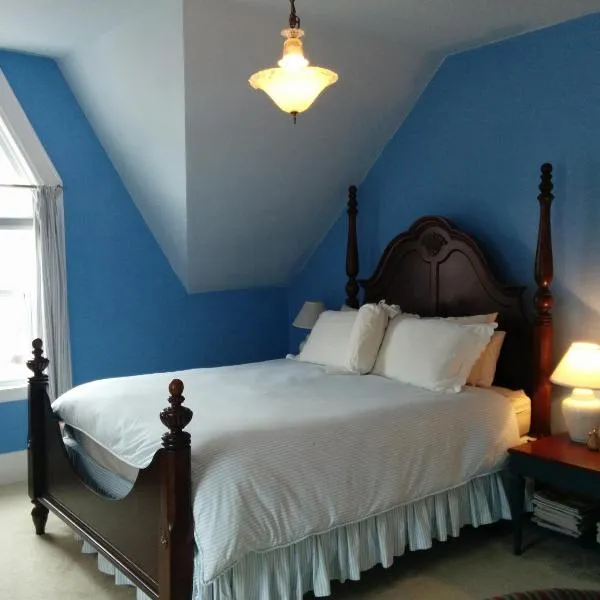 Fairmont House Bed & Breakfast, hotel v destinaci Mahone Bay