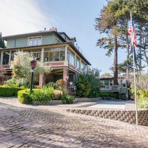 The Jabberwock Bed & Breakfast, hotel in Monterey