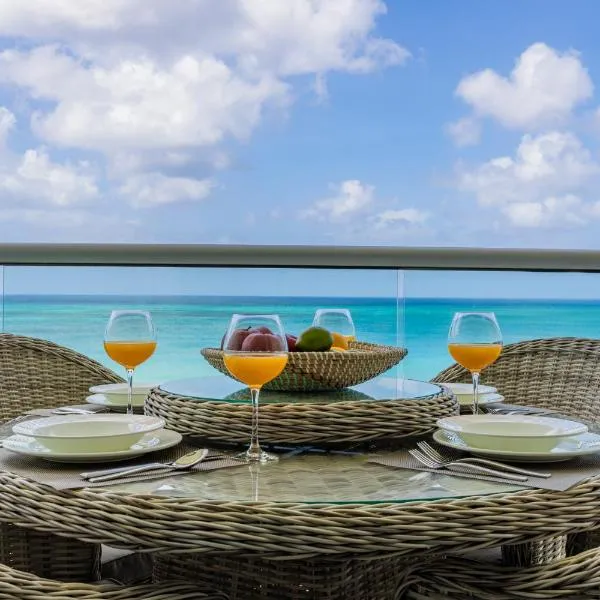 Azure Beach Residences, hotel em Palm-Eagle Beach