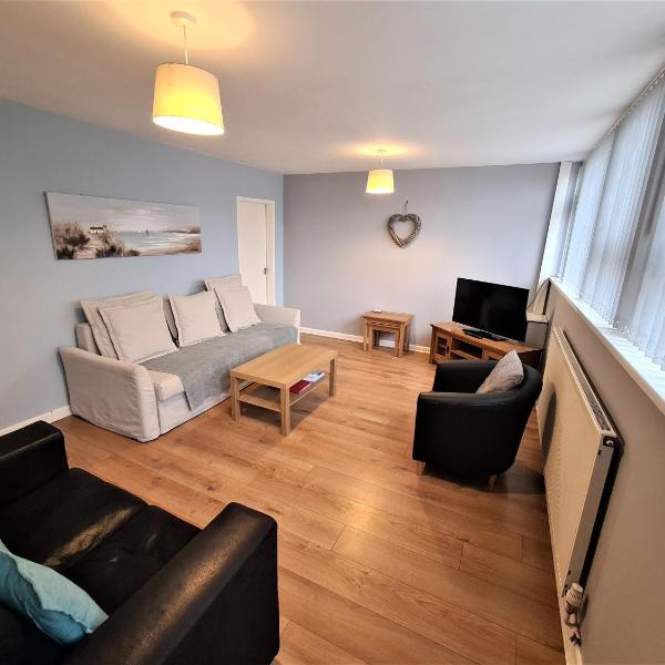 3 Bedroom Apartment Coventry - Hosted by Coventry Accommodation