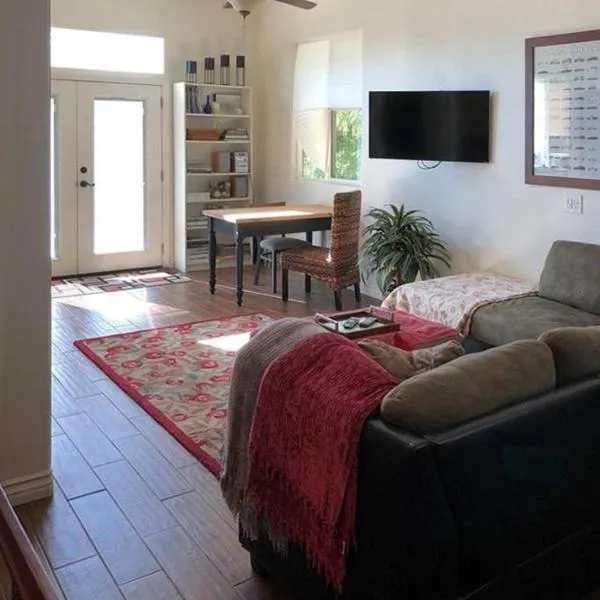 Beautiful new detached casita nestled in scenic southern CA foothills!, hotel v destinaci Fallbrook