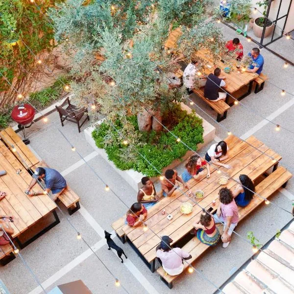 The Boc Hostels - Palma, hotel in Palma de Mallorca