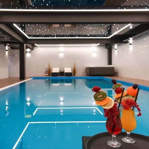 Domki Bungalow Stella Resort & SPA z basenami, grotą solną, jacuzzi, Hotel in Władysławowo