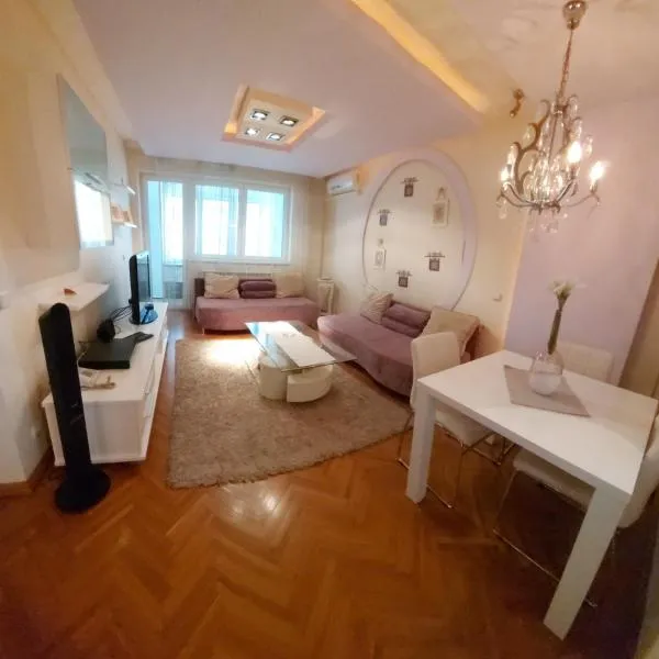 Hotel Crystal - Depandans, ξενοδοχείο στο Κράλιεβο