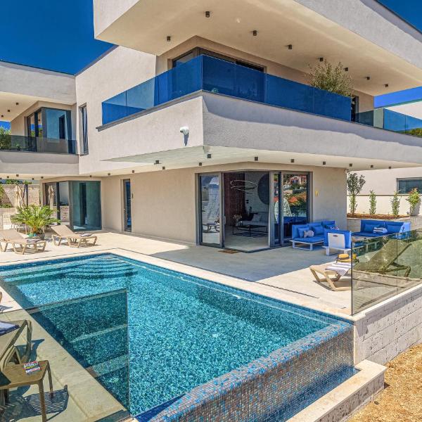 Beautiful Home In Marina With 4 Bedrooms, Sauna And Wifi