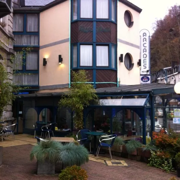 Hotel Les Arcades - La-Roche-en-Ardenne, viešbutis mieste Ardėnų La Rošas