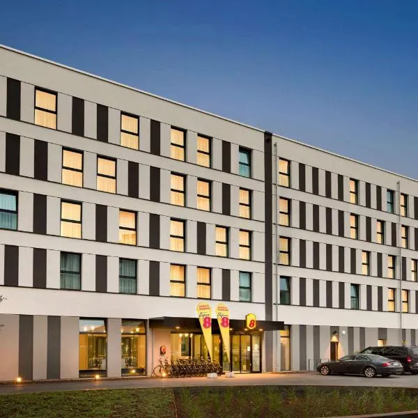 Super 8 Freiburg, hôtel à Fribourg-en-Brisgau