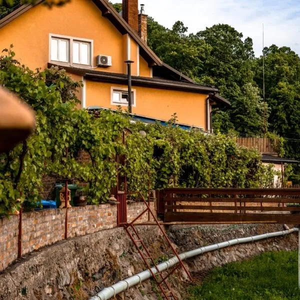 restoran i prenoćište Egghus, hotel v destinaci Našice
