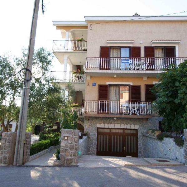 One-Bedroom Apartment Silo near Sea 1