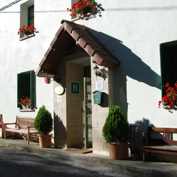 Posada Sarigarri, hotel v destinaci Abaurrea Baja