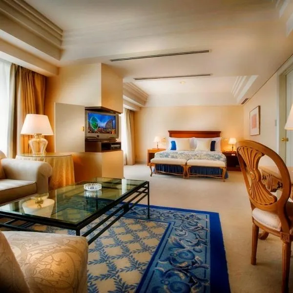 横滨洲际大酒店(InterContinental Yokohama Grand, an IHG Hotel)，位于横滨的酒店