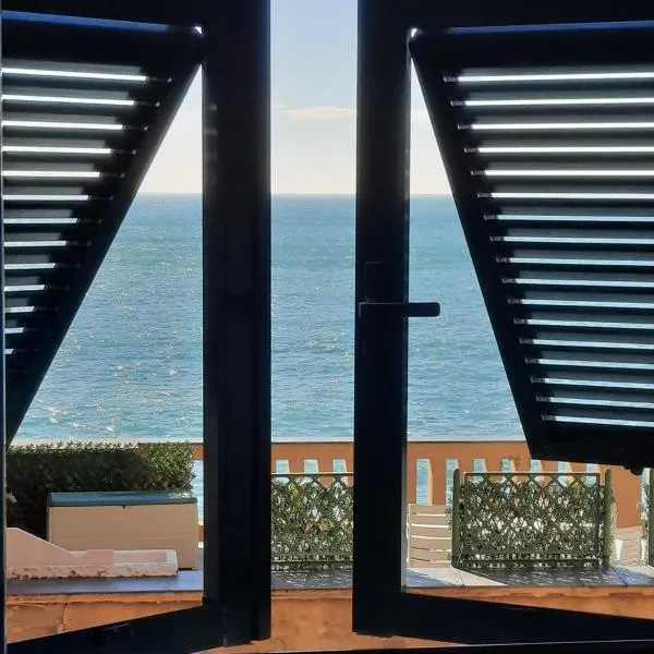 Romantic Sea View Flat in Genova, hotel in Genoa