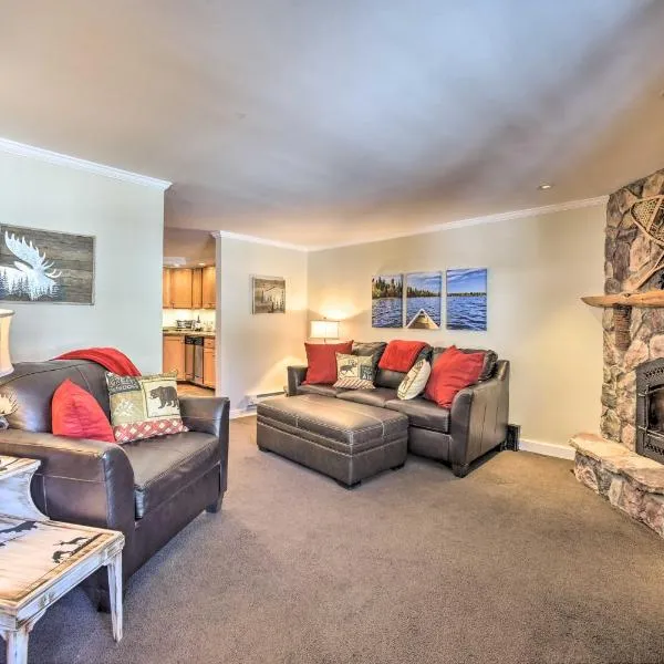 1 Block to Downtown Cozy Condo by Mirror Lake, ξενοδοχείο σε Lake Placid