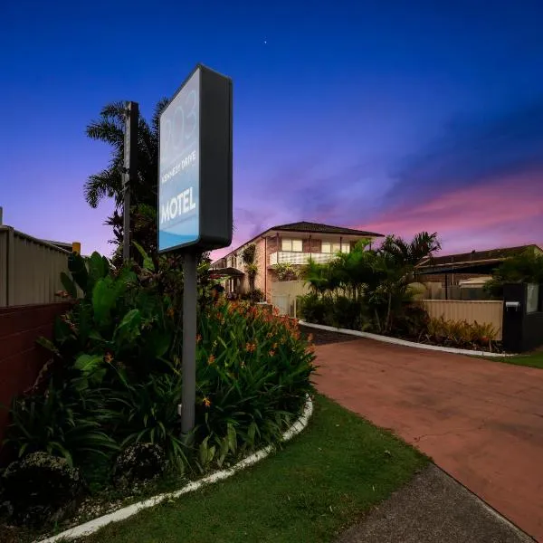 Kennedy Drive Airport Motel，位于堤维德岬的酒店