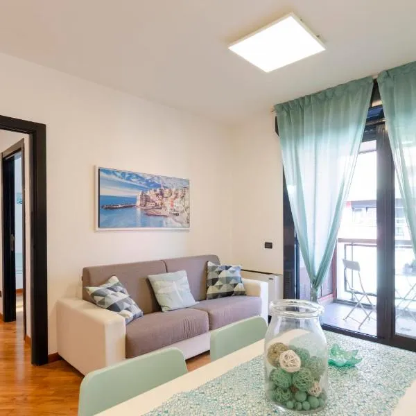Dock of the Bay Genova, Stylish Apartment in the Heart of Genoa with Air Conditioning, Private free Garage, Harbour View, extra garage at 25,00 euro per night on request, hotel in Genova