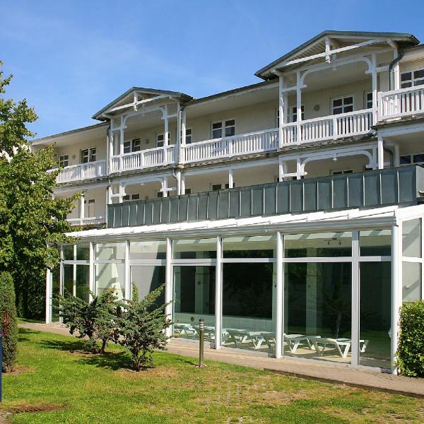 Ferienwohnung mit Balkon, gratis Nutzung vom AHOI Erlebnisbad und Sauna in Sellin - Haus Strandeck FeWo 19