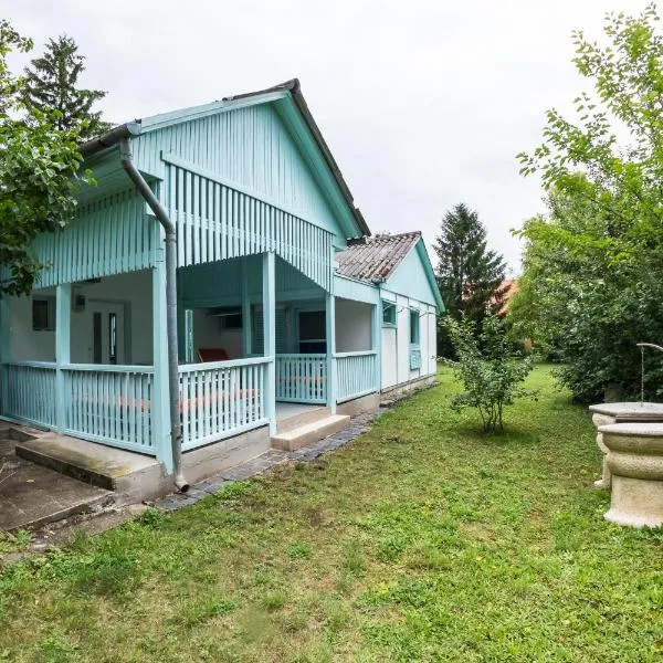 Penge Bungalók, hotel u gradu Balatonalmadi