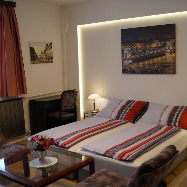 Apartment Sinkó - FREE PARKING central 2 bedrooms 4 single beds