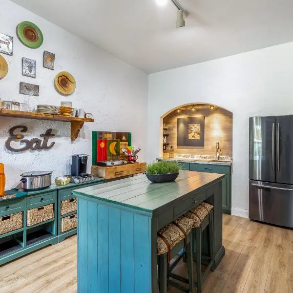 Sunny Cozy Condo, Hotel in St. George