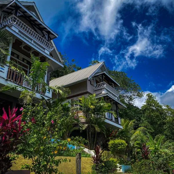 Mouggae Blues Villas, hotel in Beau Vallon