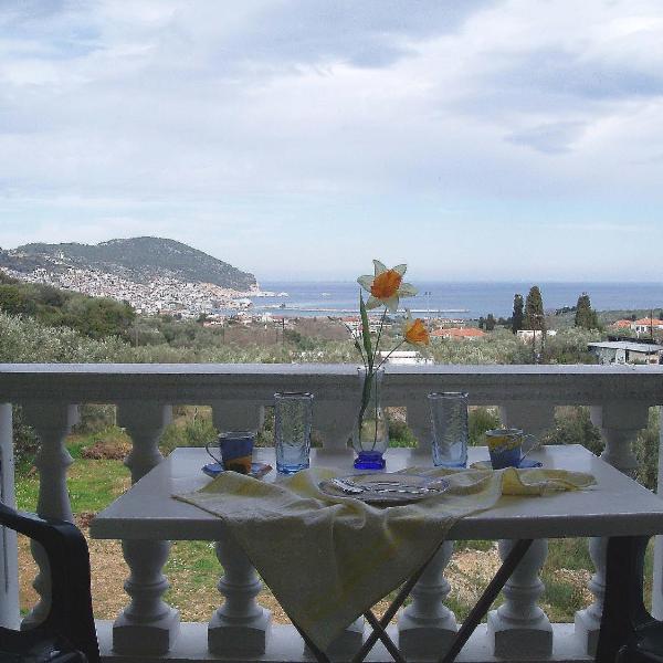 Alexandros Rooms & Studios