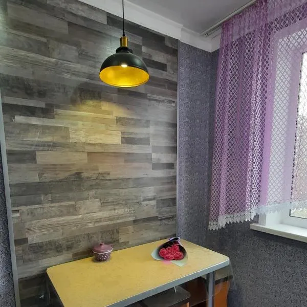 Бухар Жырау 351, 2 комнатная квартира, hotel a Pavlodar