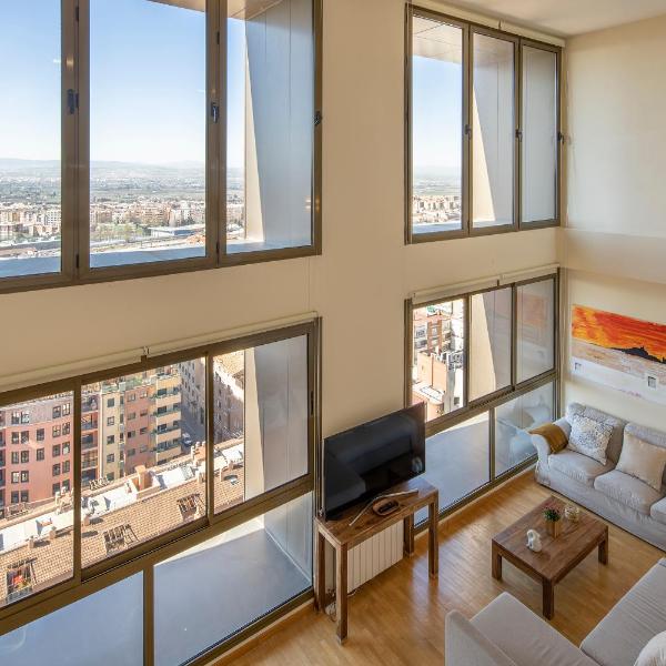 Atico Top Granada, Penthouse, 18-19th floor, City Centre, Views, Terrace, Free Parking