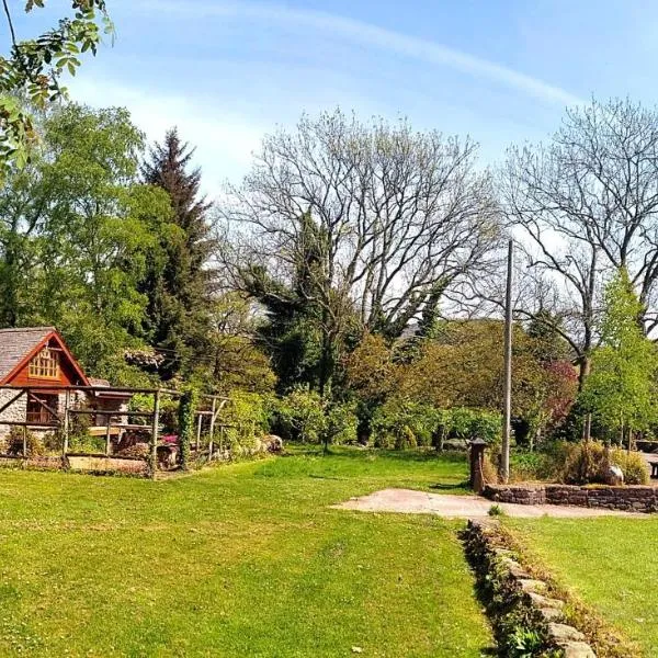 Loch Lomond shore Boat House, hotel in Balmaha