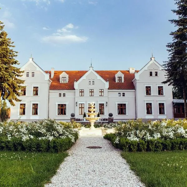 Palac Mortegi Hotel & SPA - Restauracja Szlachecka, SPA, Basen, Sauny, Jazda Konna, Mini Zoo - Luksus, Relaks i Przyroda w jednym!，Lubawa的飯店