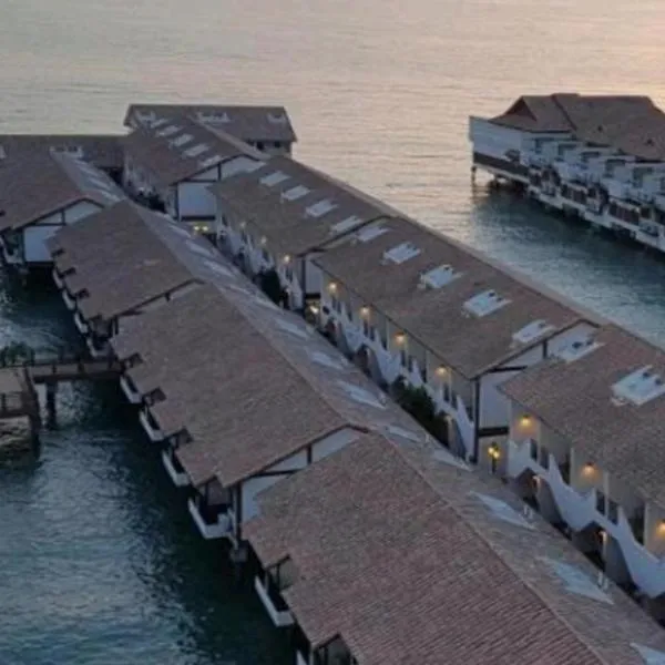 Water Chalet or Premium Tower Seaview Port Dickson , Private Room, hotell sihtkohas Port Dickson